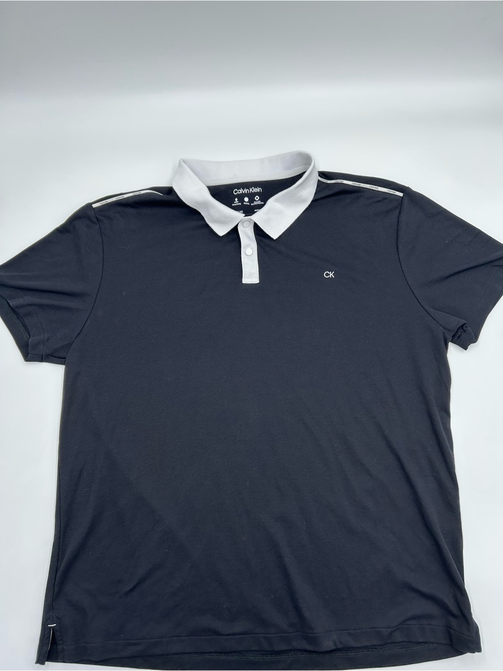 Calvin Klein Men's Black Polo Shirt with White Contrast Collar XL